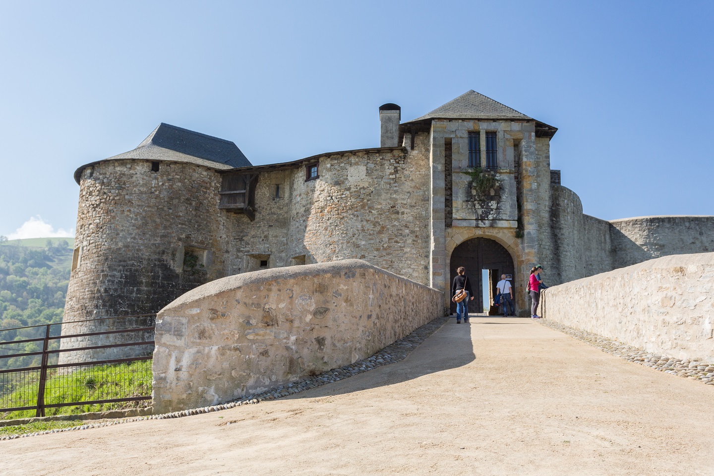 Visite guidée du château fort de Mauléon et so ...