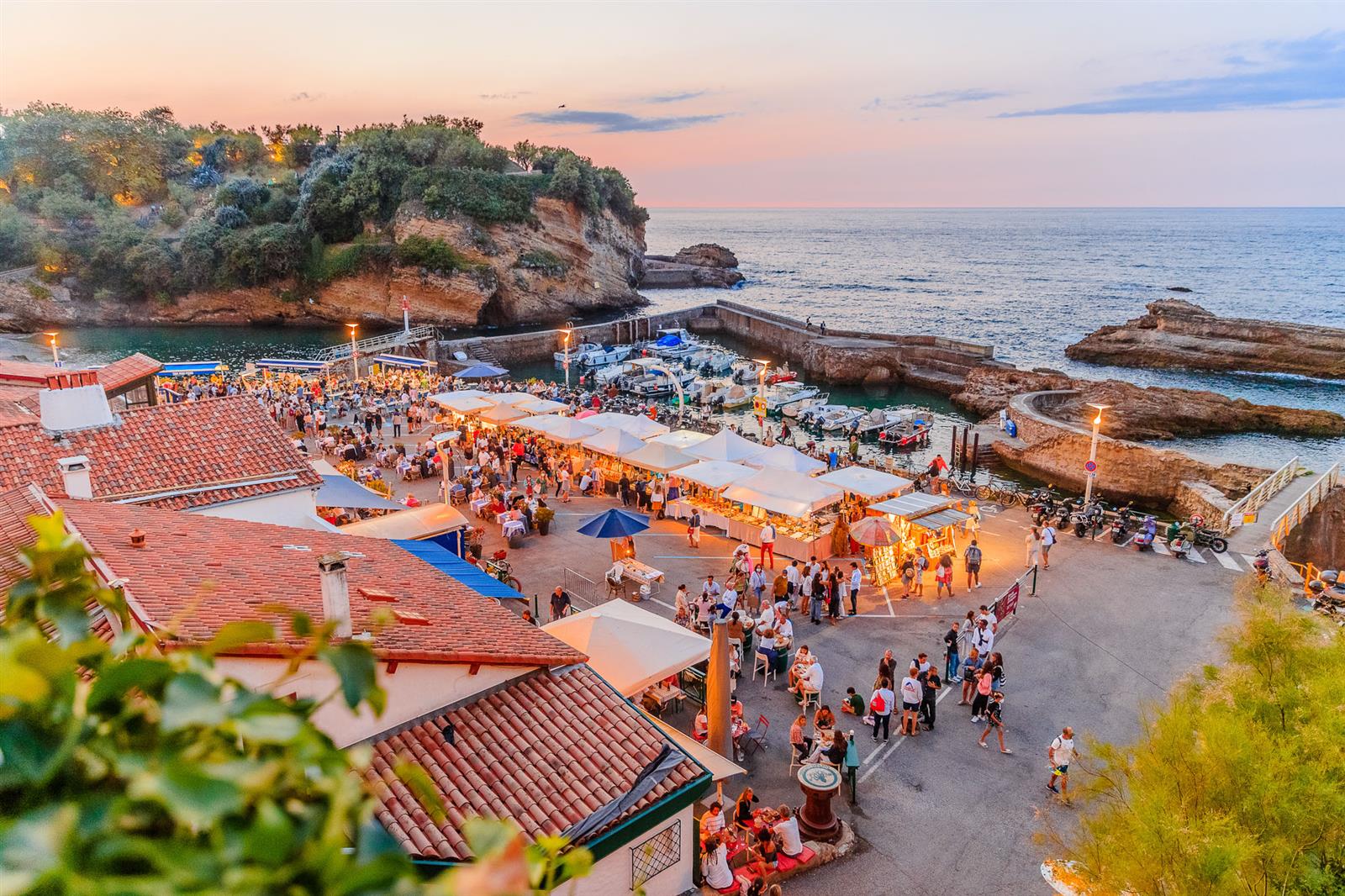 Marché nocturne des c ... - Crédit: Delphine PERNAUD | CC BY-NC-ND 4.0