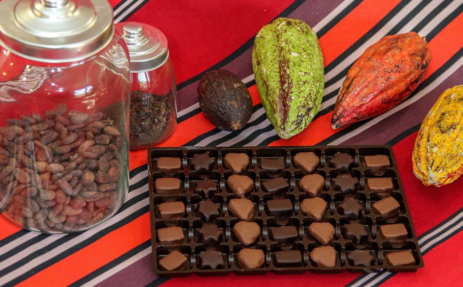 Ballotin de chocolats Basques : La sélection NOIR - Antton Espelette