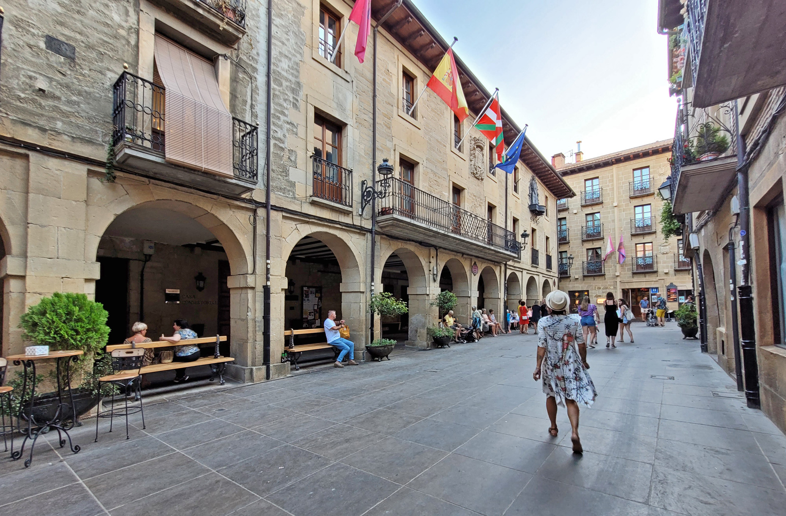 Visitez Laguardia, une ville magnifique et fes ...