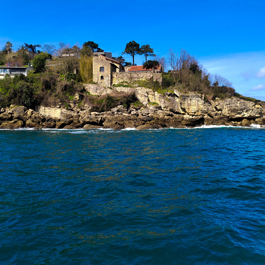 Ocean Tours Hondarribia - Boat trip, tourist and fishing routes