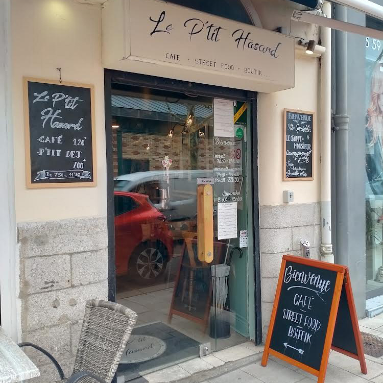 Le P'tit Hasard in Saint-Jean-de-Luz - Restaurants in Saint-Jean-de-Luz